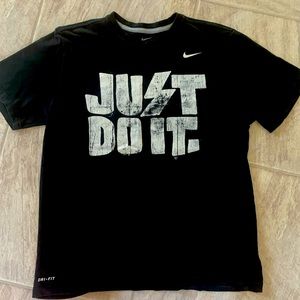Men’s Nike T-shirt